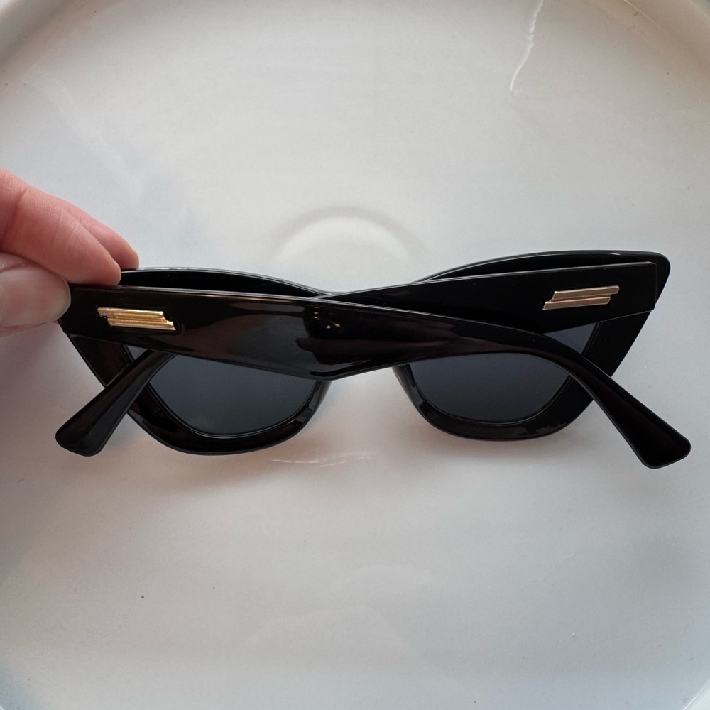 SUMMER & ROSE Noemie Sunglasses - Cat Eye - Picture 5 of 7